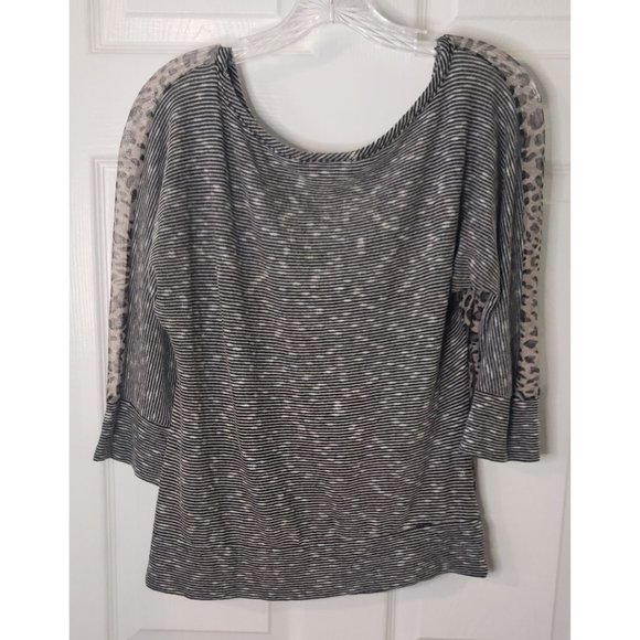 BKE Sheer Blouse, Size medium - Picture 3 of 3